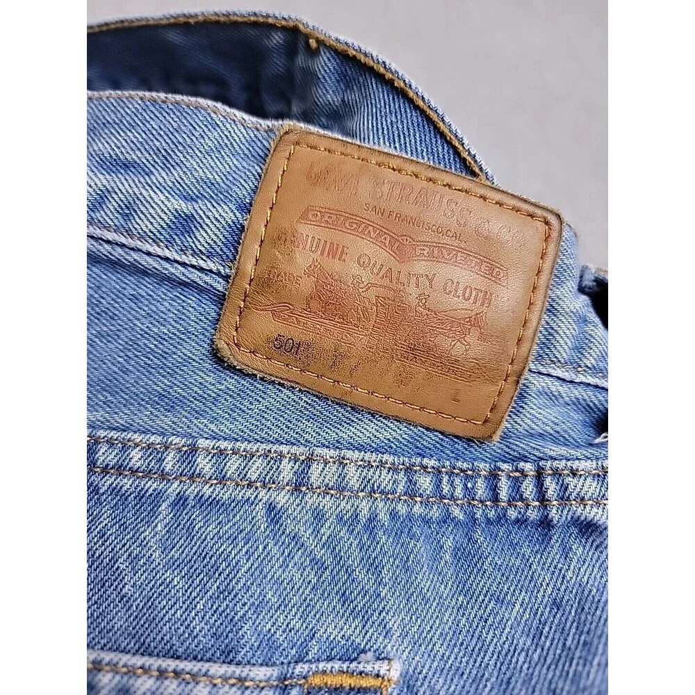 Levis 501 Jeans Womens 18P Short 40x24‎ Blue Button Fly Cotton Frayed Distressed